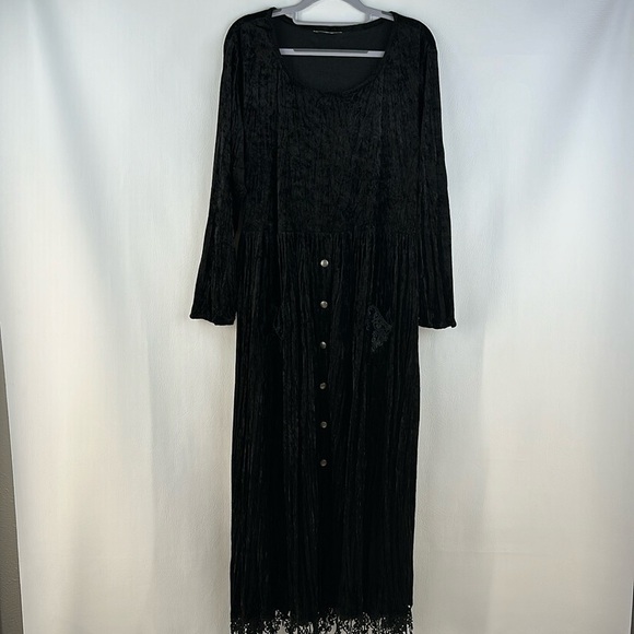 Source Unknown Dresses & Skirts - Crushed Velvet Lace Button Down
Maxi Dress